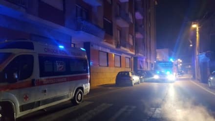RIVAROLO - Si sente male in casa, salvato dai vigili del fuoco - FOTO