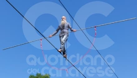 FRASSINETTO - Andrea Loreni ce l'ha fatta: nuovo record di camminata sospeso su un filo - FOTO e VIDEO