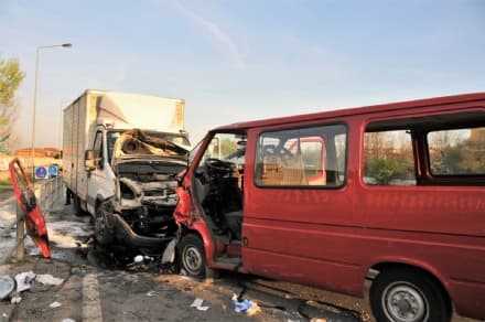 FORNO - Scontro tra furgoni a Druento: grave un fornese - FOTO