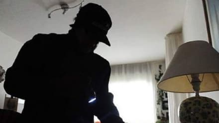CUORGNE' - Fanno razzia in casa mentre i proprietari dormono: ladri in azione ai Ronchi