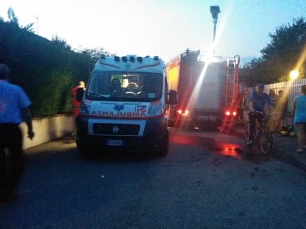 FELETTO - Si cosparge di benzina e si dà fuoco in casa - FOTO e VIDEO