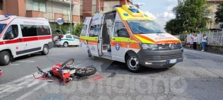 CUORGNE' - Auto contro moto all'incrocio di via San Rocco: giovane centauro portato in ospedale - FOTO E VIDEO