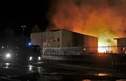 SCARMAGNO - Il boato, poi le fiamme. Sette persone ferite: quasi tutti vigili del fuoco - FOTO e VIDEO