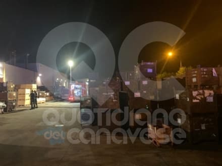 CASTELLAMONTE - Allarme incendio in una ditta della zona industriale: intervento dei pompieri