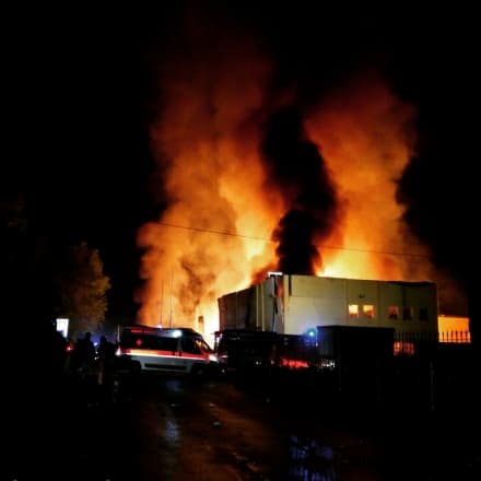 INCENDIO DI SCARMAGNO - L'Arpa rassicura: "Nessun rischio per la popolazione". Aperta inchiesta della procura