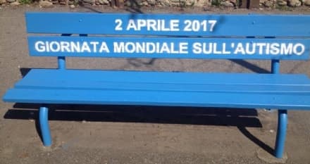 RIVAROLO - Una panchina blu per la giornata sull'autismo
