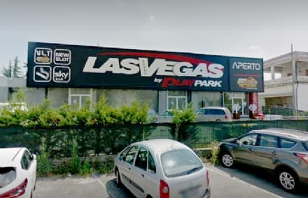 CHIVASSO - La «banda del buco» in azione: svaligiata la sala giochi