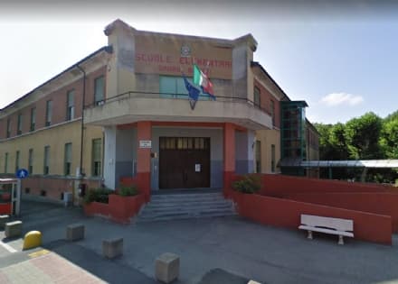 BRANDIZZO - La scuola primaria nel mirino dei vandali: svastiche, bestemmie e insulti sui muri