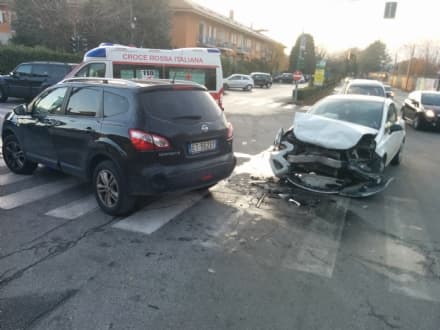 FAVRIA - Grave incidente all'incrocio di via Bonaudo: atterrato anche l'elisoccorso - FOTO e VIDEO