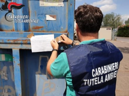 SAN BENIGNO CANAVESE - 1300 tonnellate di rifiuti pericolosi nella discarica abusiva: blitz dei carabinieri del Noe - VIDEO