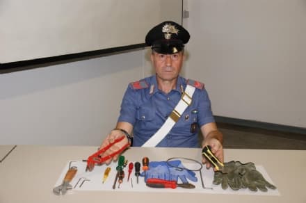 CASTELLAMONTE - Con un'auto rubata a 200 chilometri l'ora: un arresto