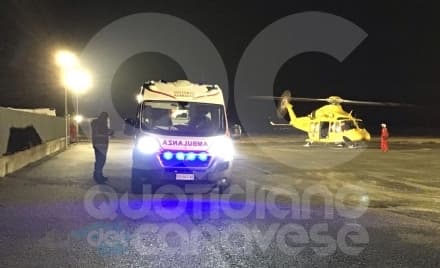 RIVAROLO CANAVESE - Precipita nel fossato del castello Malgrà: un ragazzo portato con l'elicottero in ospedale