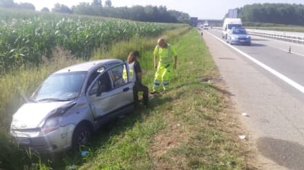 PAVONE CANAVESE - Incidente in autostrada: donna ferita - FOTO
