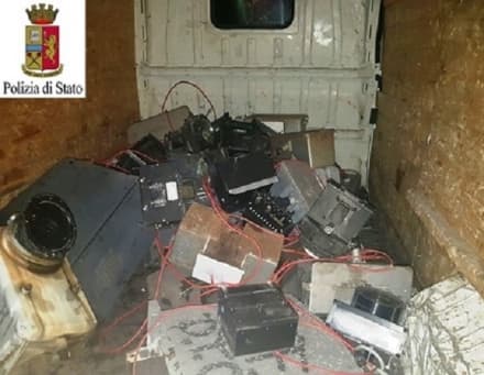 FURTI - La polizia blocca quattro zingari di strada dell'aeroporto