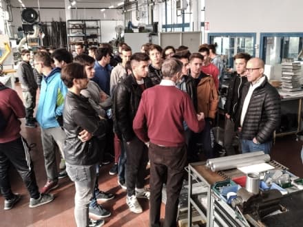 IVREA - Fabbriche aperte: in Tecnau gli studenti dell'Olivetti