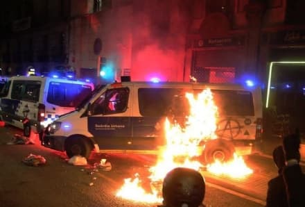 SCONTRI IN SPAGNA - Una donna di Ivrea e un uomo di Ciriè tra i piemontesi arrestati a Barcellona