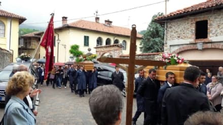 CASTELLAMONTE - In mille hanno dato l'estremo saluto alla dottoressa Rovetto e al marito