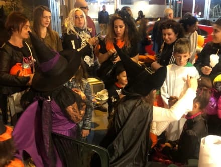 CASTELLAMONTE - Dolcetto o scherzetto da record: 700 bambini in festa per Halloween - FOTO