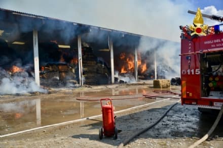 MAPPANO-BORGARO - Rogo in cascina: vigili del fuoco ancora al lavoro