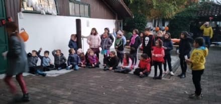 BAIRO - Giochi, caroselli a cavallo e una gustosa castagnata: halloween da urlo