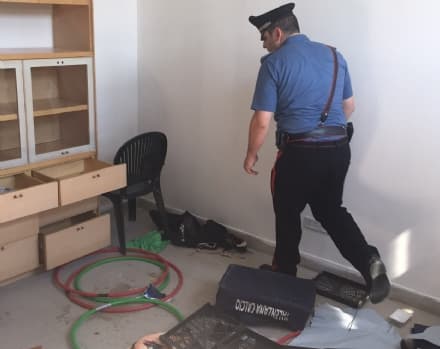 LEINI - Baby vandali devastano la «Cittadella dello Sport»: denunciati dai carabinieri