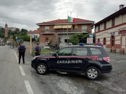 VALPERGA - Spaccio di droga a scuola: due studenti denunciati
