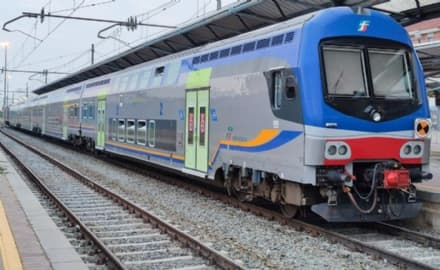 FERROVIA CANAVESANA - Guasto tecnico al treno per Rivarolo, intervengono i vigili del fuoco