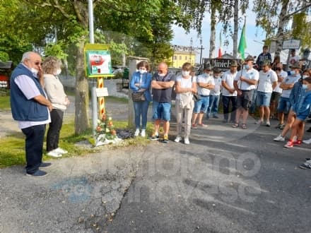 COLLERETTO CASTELNUOVO - Ciclista stroncato da un malore a soli 43 anni: gli amici donano un defibrillatore a Santa Elisabetta - FOTO