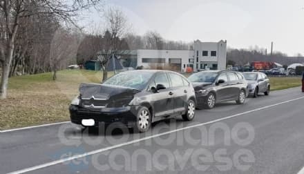 CASTELLAMONTE - Incidente a Spineto, tre auto coinvolte - FOTO