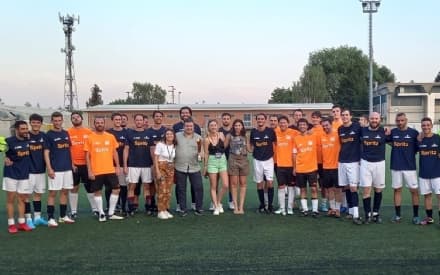 RIVAROLO CANAVESE - Un gol per la solidarietà, un successo la partita del cuore tra imprenditori e avvocati - FOTO