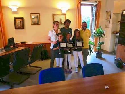 LEINI - Un premio del Comune per le tre campionesse di nuoto