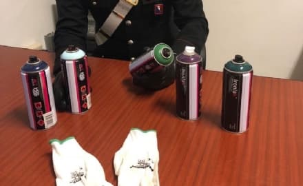 RIVAROLO - Tenta di imbrattare i treni della Canavesana alla stazione Gtt: denunciato dai carabinieri