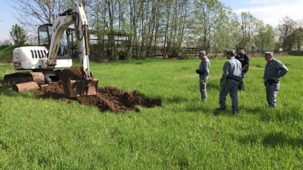 CALUSO - Orrore nel maneggio: dai terreni potrebbero spuntare le carcasse di animali morti - FOTO e VIDEO