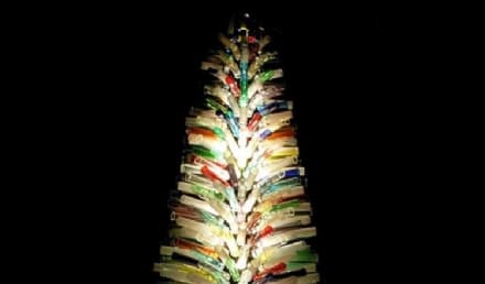 SAN GIORGIO CANAVESE - L'albero di Natale è fatto con il vetro di Murano: un'opera d'arte la festa delle Tre Terre Canavesane
