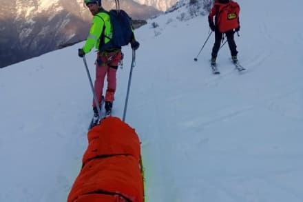 TRAVERSELLA - Sciatrice ferita dopo una caduta, salvata dal soccorso alpino - FOTO