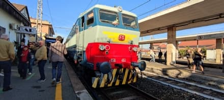 CHIVASSO - Dopo 11 anni parte il primo treno turistico della Chivasso-Asti, ma ancora non basta