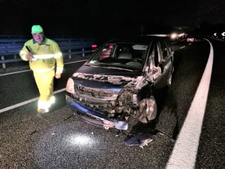 AUTOSTRADA A5 - In auto con tre bambini si schianta contro il guard-rail: positivo all'alcoltest - FOTO