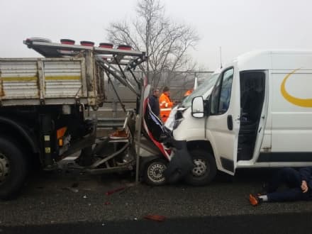 INCIDENTE STRADALE - Si schianta contro la segnaletica: rivarolese ferito - FOTO