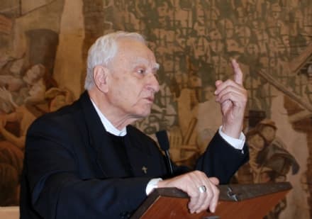 IVREA - Insulti sui social a monsignor Bettazzi dopo la lettera sui profughi inviata al premier Conte