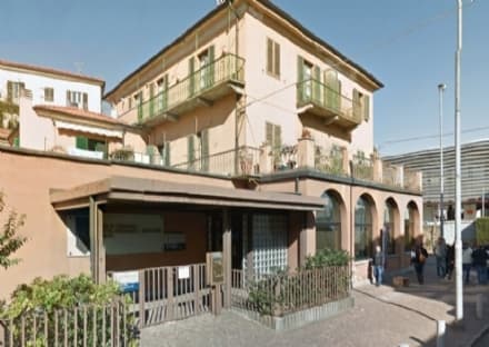 IVREA - Il Comune vende: all'asta l'ex sede della camera di commercio