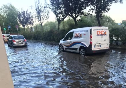 IVREA - Nubifragio e grandine: lungo Dora e corso Vercelli allagati, traffico paralizzato - FOTO e VIDEO