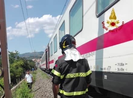 DRAMMA A TORRAZZA - Treno investe e uccide una persona: circolazione in tilt sulla Torino-Milano