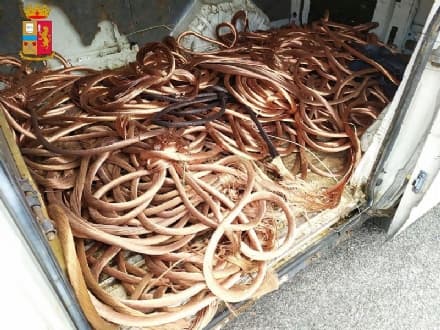 FURTI - Caccia al rame rubato: due aziende multate dalla polizia