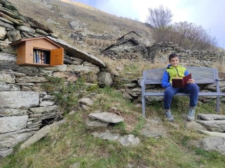 PRATIGLIONE - Nasce la biblioteca «diffusa»: realizzati due punti lettura in mezzo alla natura
