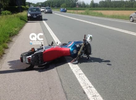 OZEGNA - Scontro tra auto e moto sulla provinciale