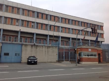 IVREA - In carcere con i telefoni cellulari nascosti nelle mutande