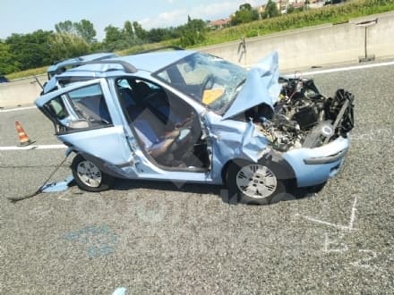 TANGENZIALE TORINO - Autoscontro allo svincolo di Caselle: tre feriti e code - FOTO
