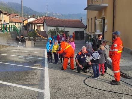 PRATIGLIONE - A scuola di prevenzione incendi con gli Aib