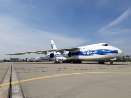 CASELLE - L'Antonov cargo, il «gigante dei cieli», in volo su Torino