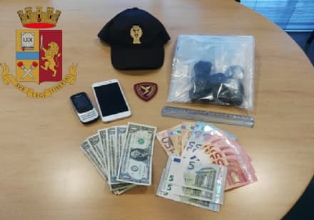 IVREA - Senza biglietto ma con la droga: arrestato sul treno